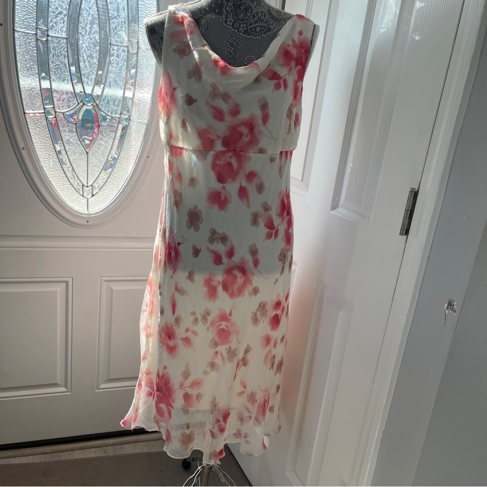 Vintage Woman Rose Print Midi Dress